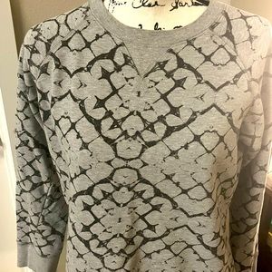 The North Face women’s crew neck Sweatshirt Size Medium
